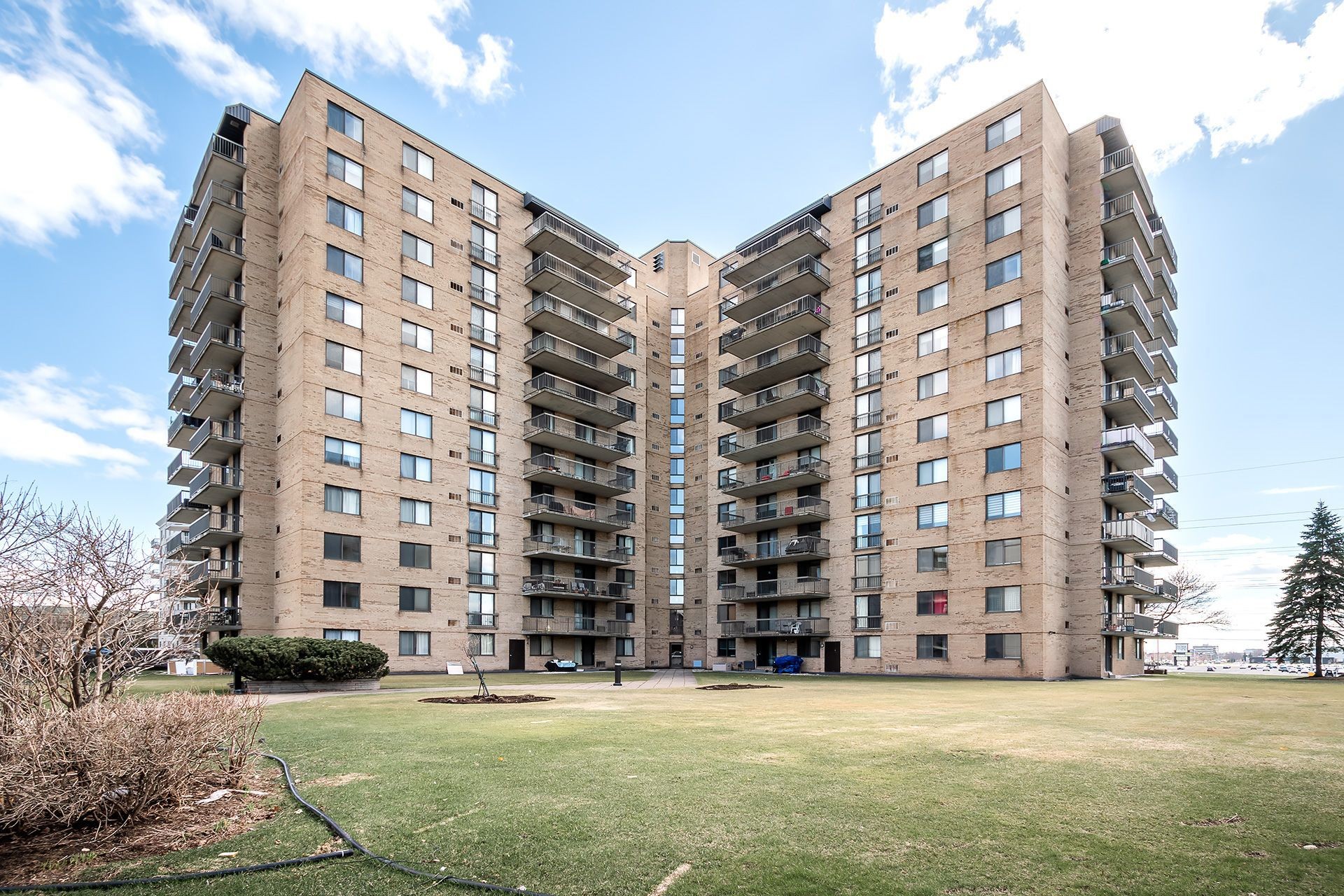 









11015


Boul. Cavendish

, 302,
Montréal (Saint-Laurent),




QC
H4R2H5

