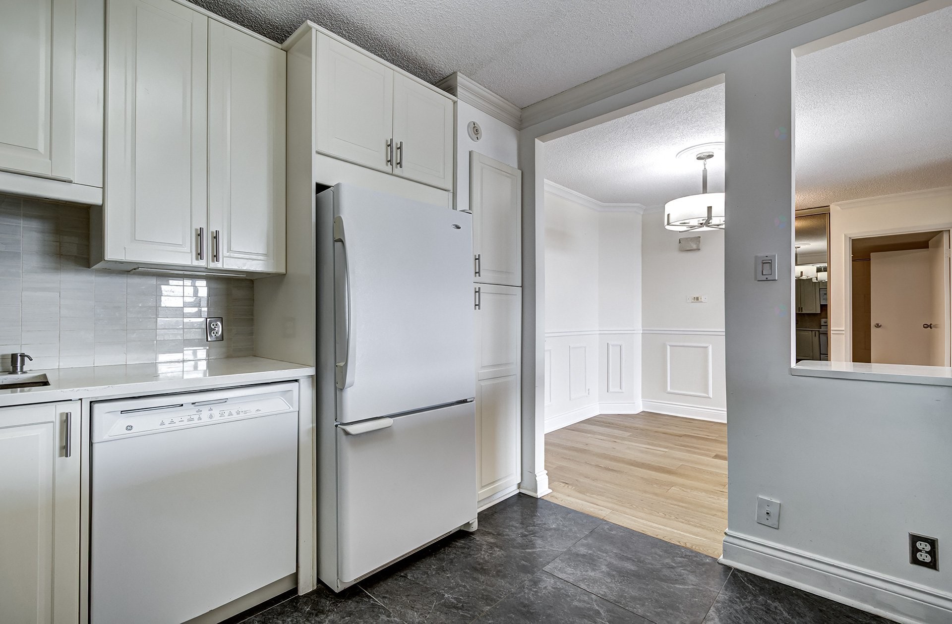 









11015


Boul. Cavendish

, 302,
Montréal (Saint-Laurent),




QC
H4R2H5

