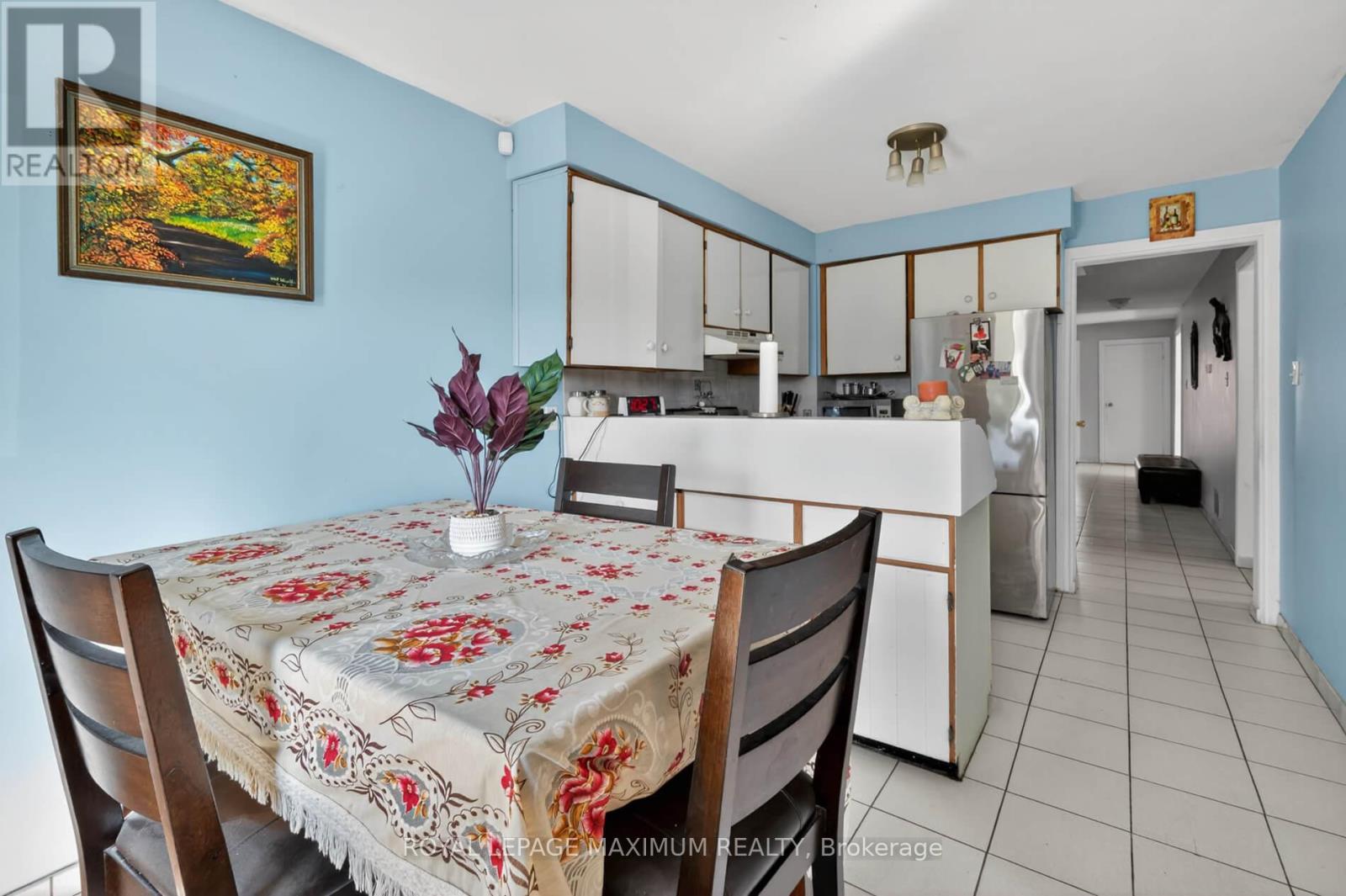 












3 MUZZO COURT

,
Vaughan,




Ontario
L4L3K2

