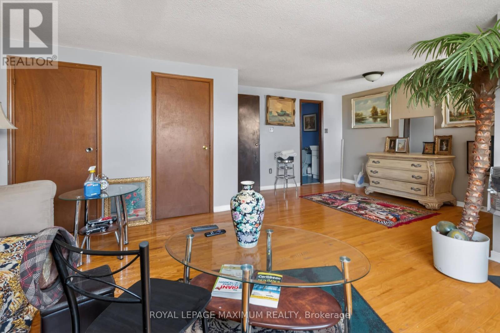 












3 MUZZO COURT

,
Vaughan,




Ontario
L4L3K2

