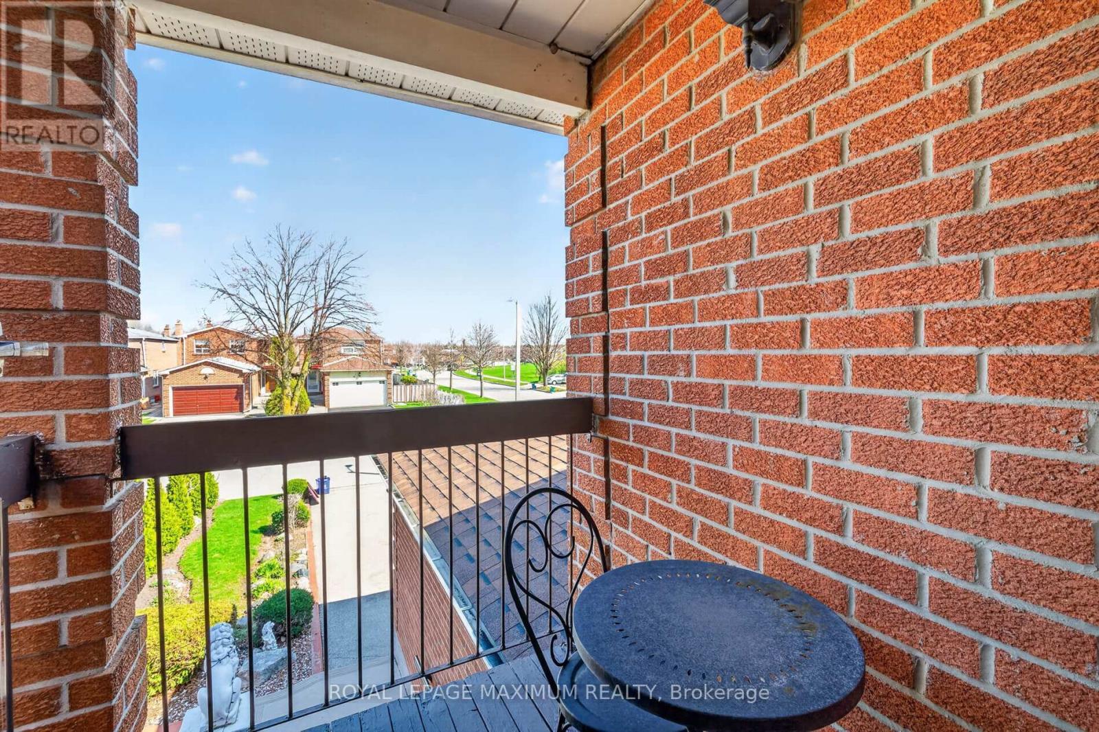 












3 MUZZO COURT

,
Vaughan,




Ontario
L4L3K2

