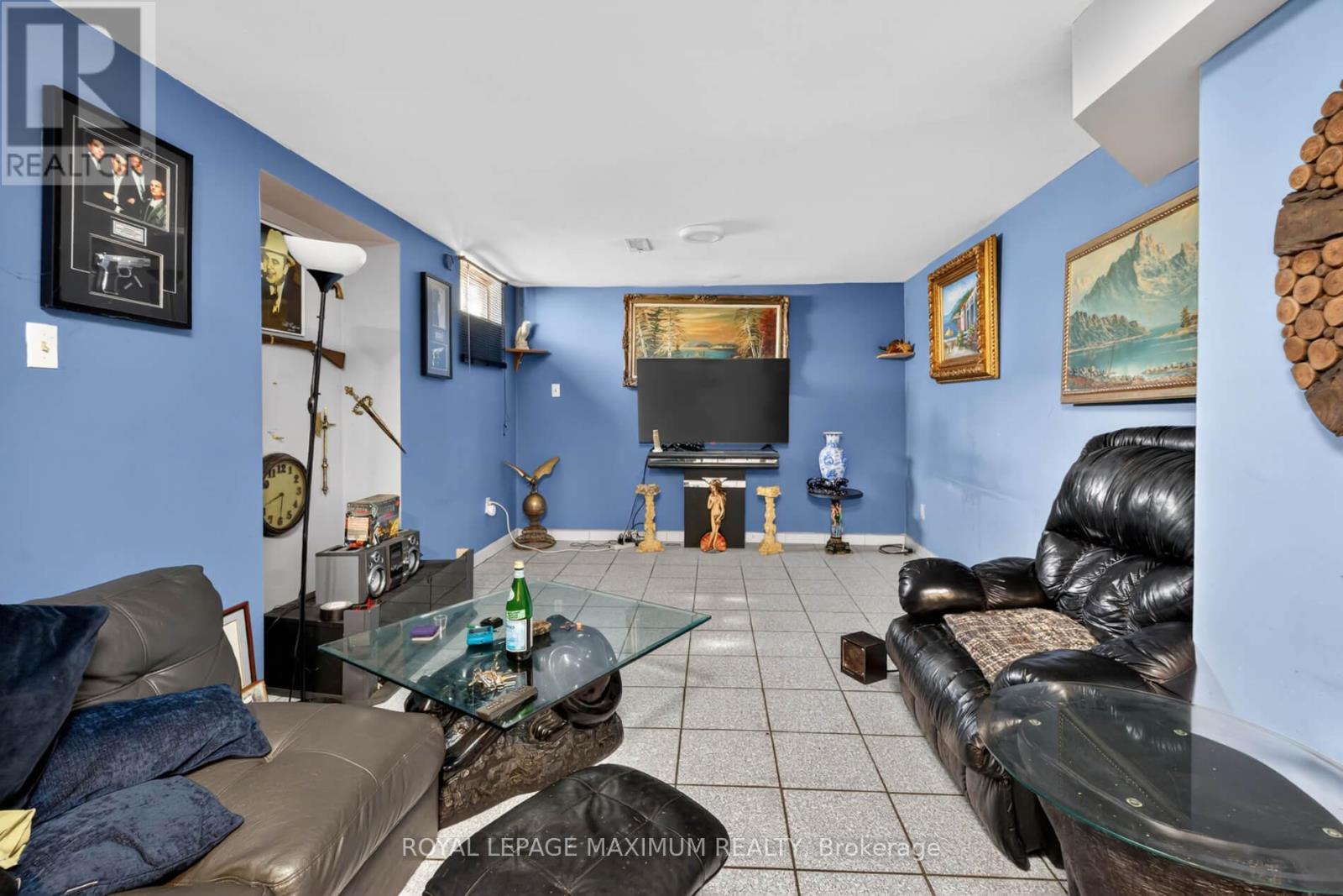 












3 MUZZO COURT

,
Vaughan,




Ontario
L4L3K2

