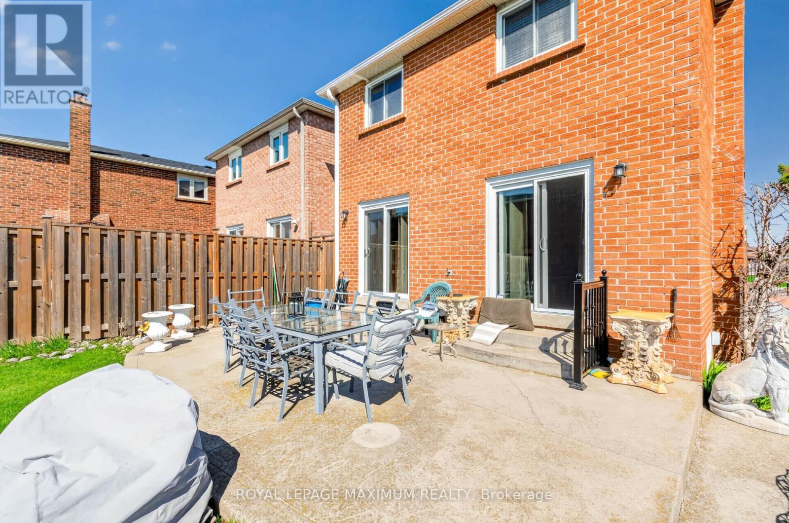 












3 MUZZO COURT

,
Vaughan,




Ontario
L4L3K2

