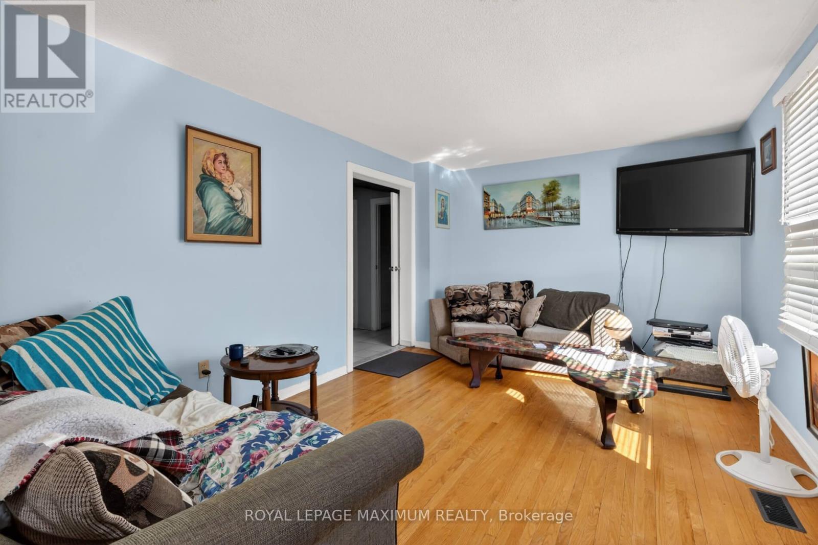 












3 MUZZO COURT

,
Vaughan,




Ontario
L4L3K2

