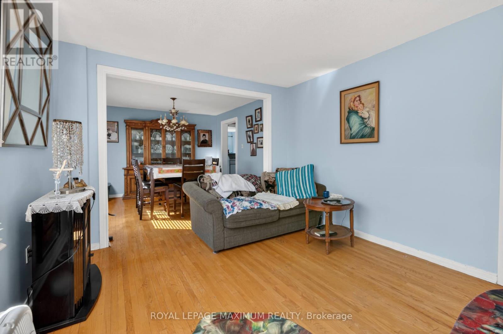 












3 MUZZO COURT

,
Vaughan,




Ontario
L4L3K2

