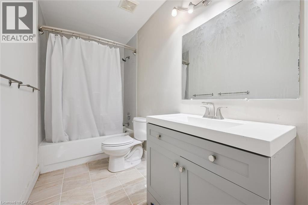 












589 BEECHWOOD Drive Unit# 43

,
Waterloo,




Ontario
N2T2K9

