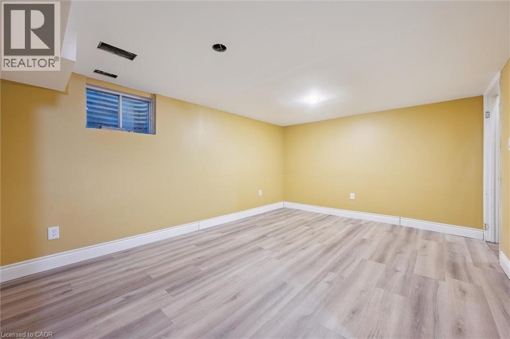 












589 BEECHWOOD Drive Unit# 43

,
Waterloo,




Ontario
N2T2K9

