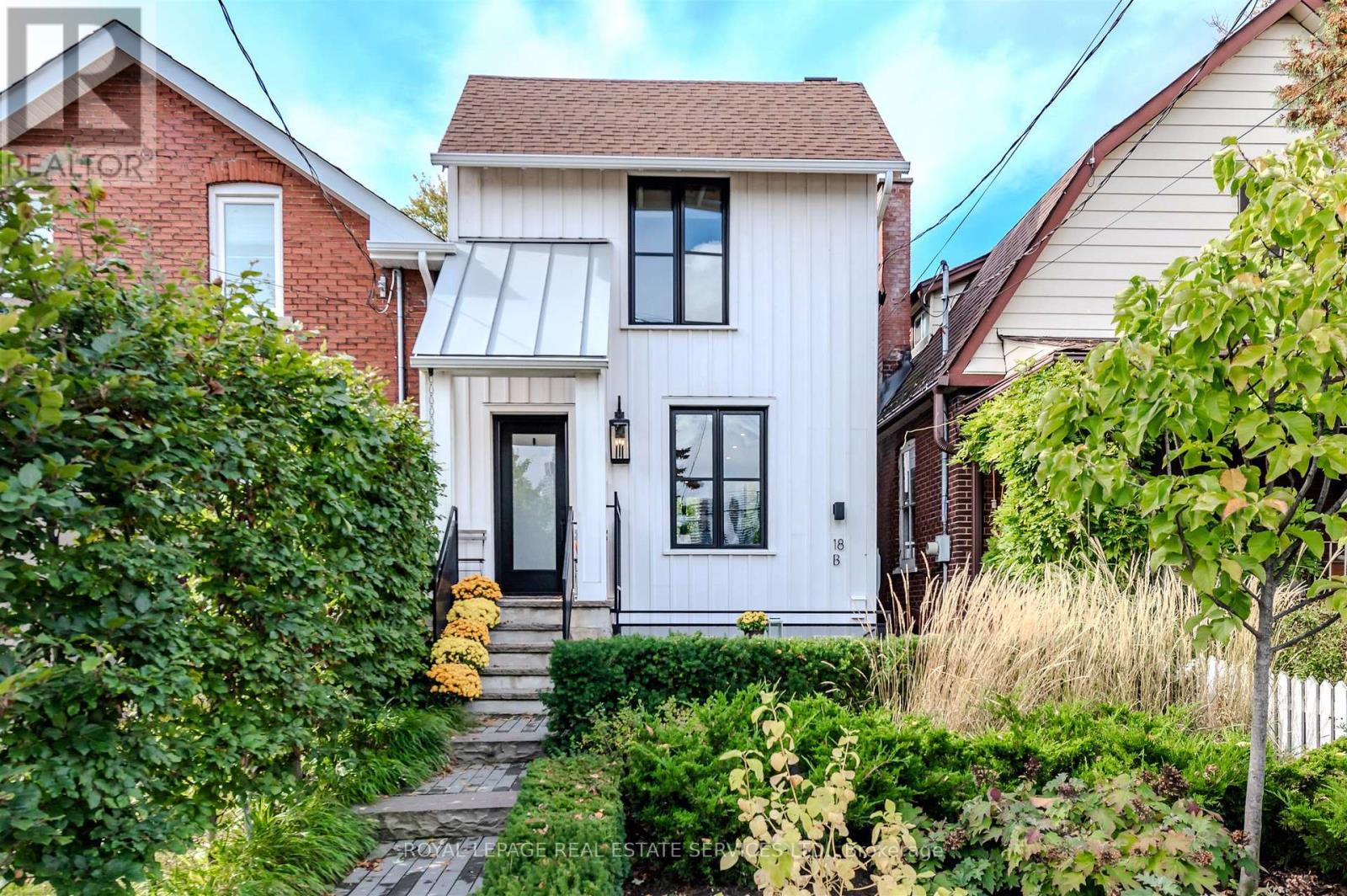 












LOWER - 18 MILTON STREET

,
Toronto,




Ontario
M8Y2X5

