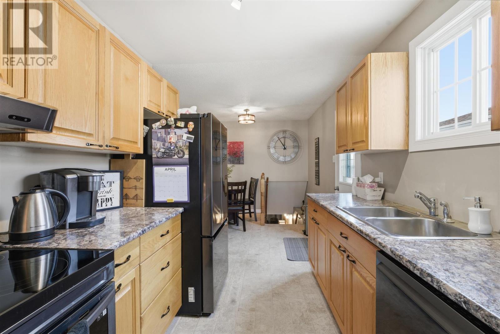 












60 Farrell CRES

,
Elliot Lake,




Ontario
P5A3M9

