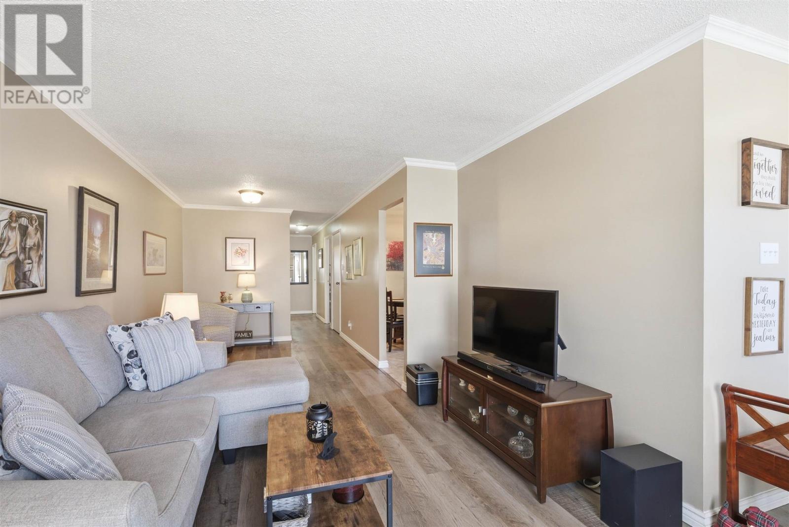 












60 Farrell CRES

,
Elliot Lake,




Ontario
P5A3M9

