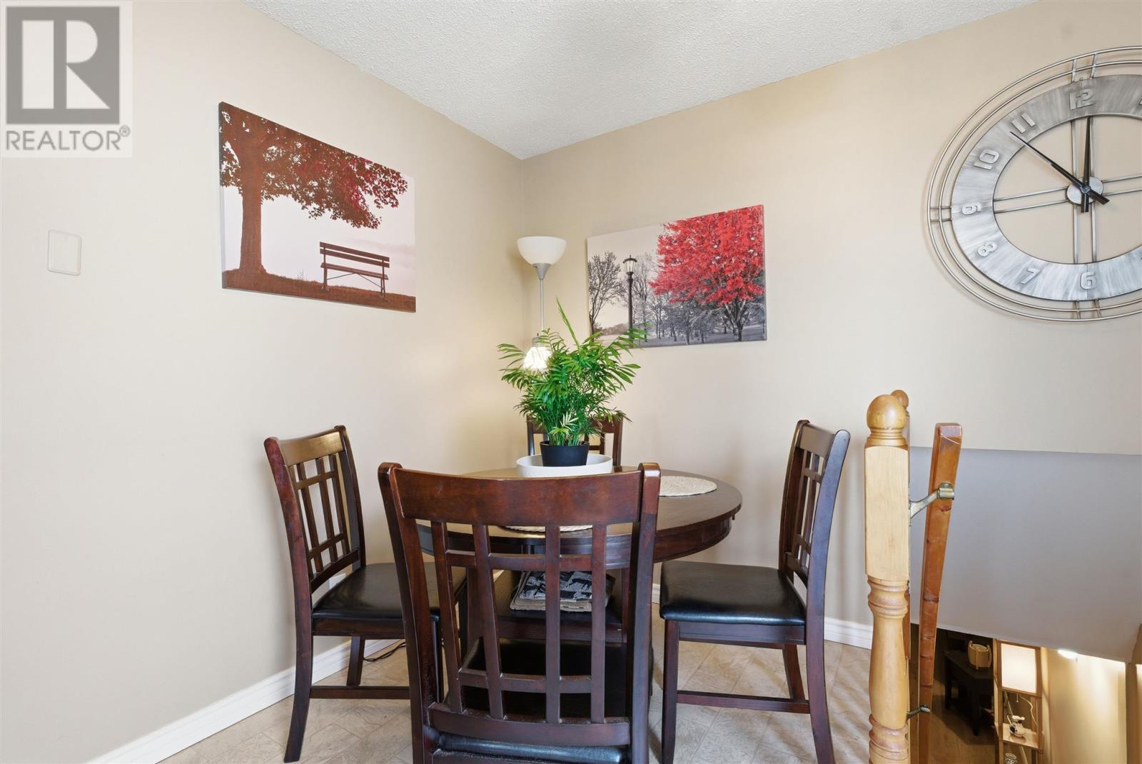 












60 Farrell CRES

,
Elliot Lake,




Ontario
P5A3M9


