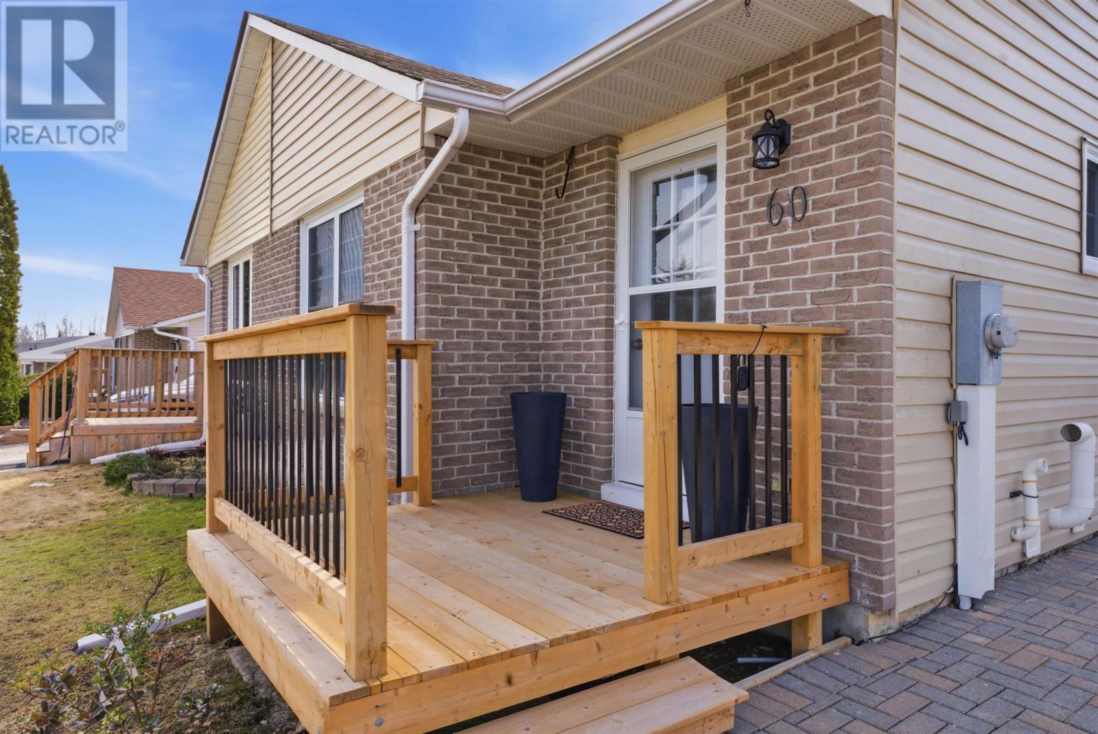 












60 Farrell CRES

,
Elliot Lake,




Ontario
P5A3M9

