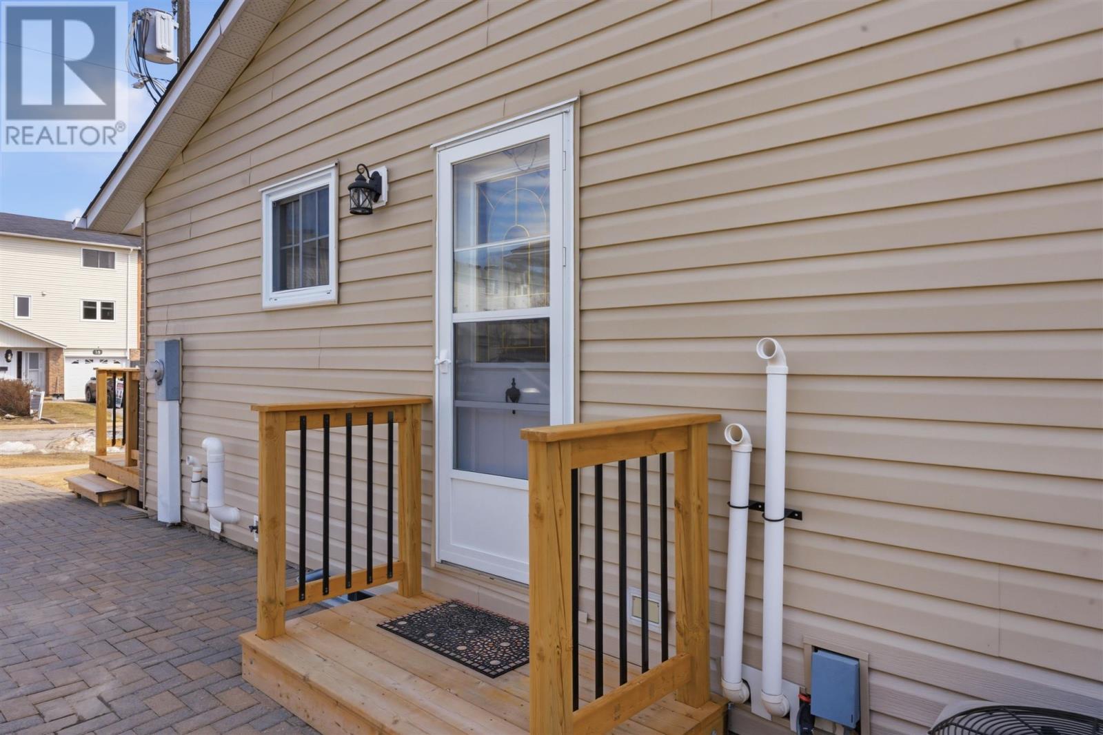 












60 Farrell CRES

,
Elliot Lake,




Ontario
P5A3M9

