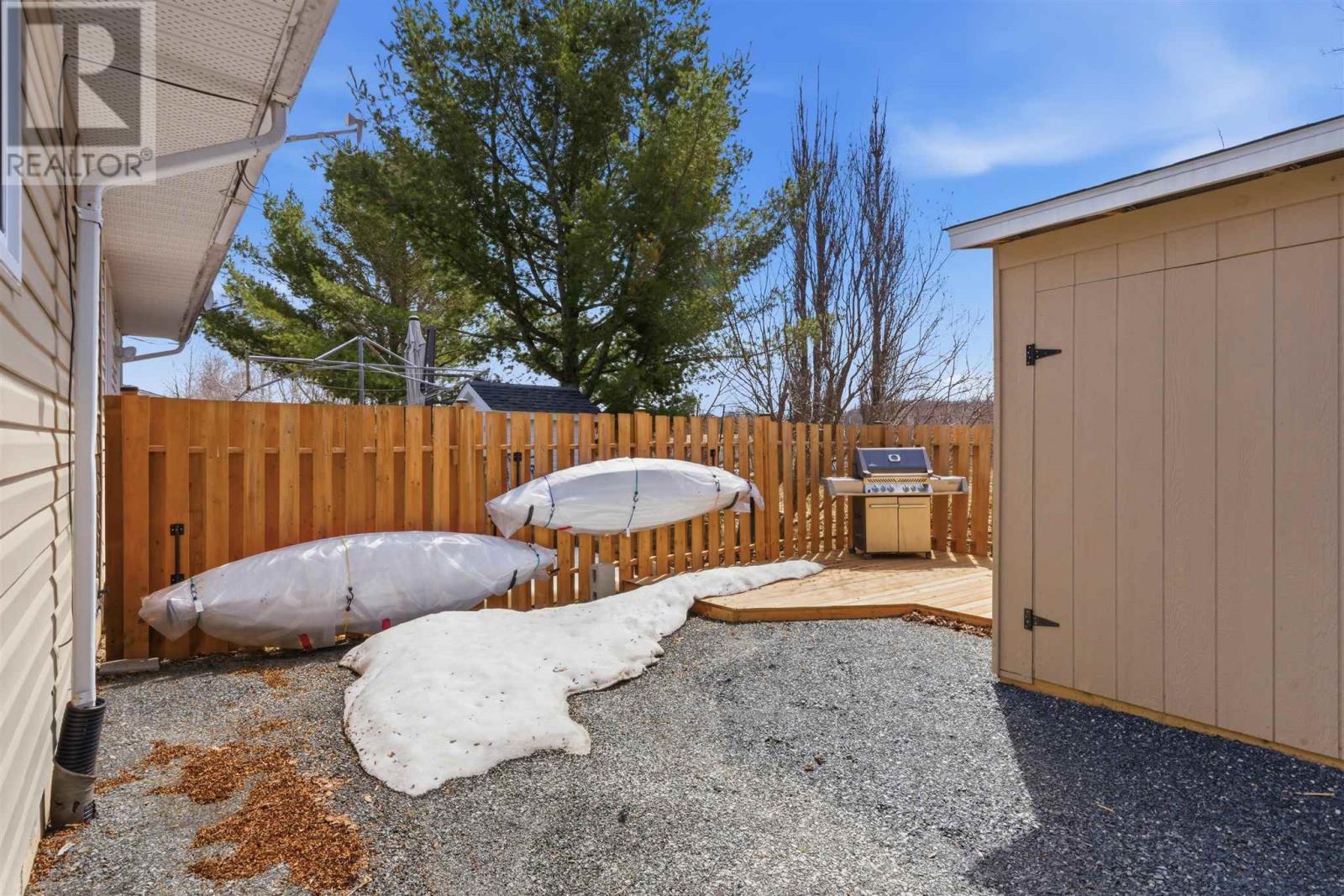 












60 Farrell CRES

,
Elliot Lake,




Ontario
P5A3M9

