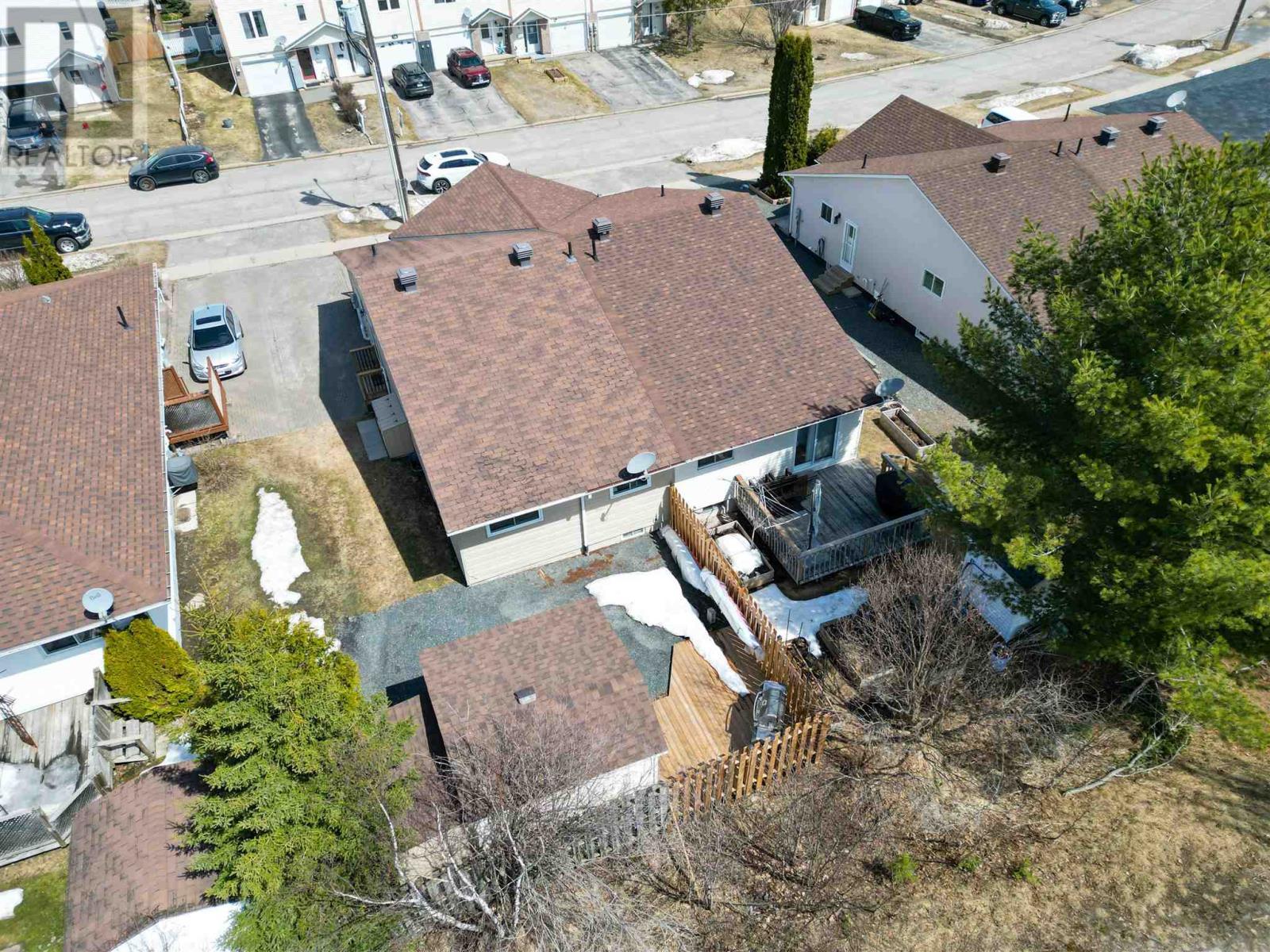 












60 Farrell CRES

,
Elliot Lake,




Ontario
P5A3M9

