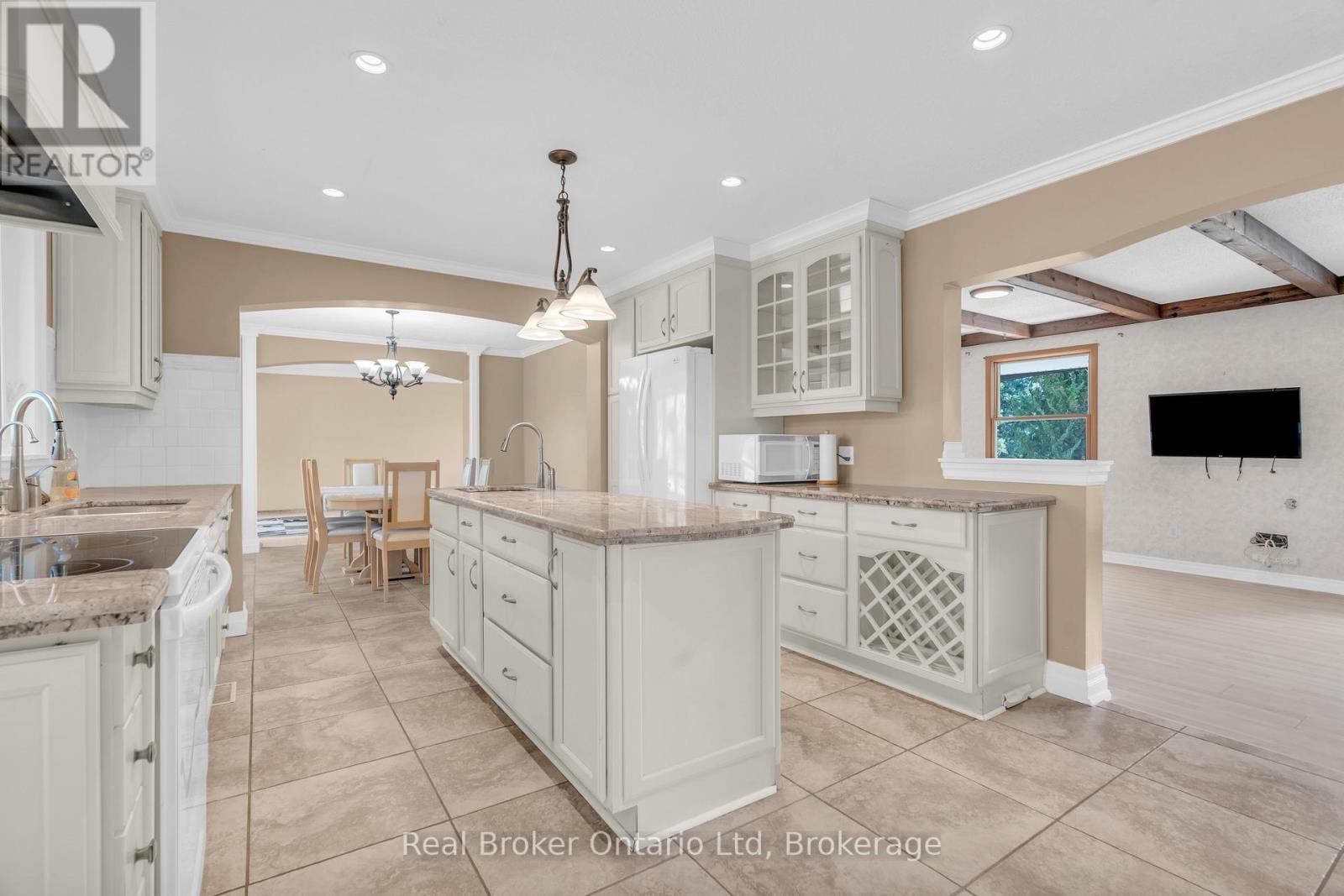 












4502 WELLINGTON ROAD 35 ROAD

,
Puslinch,




Ontario
N1H6J3

