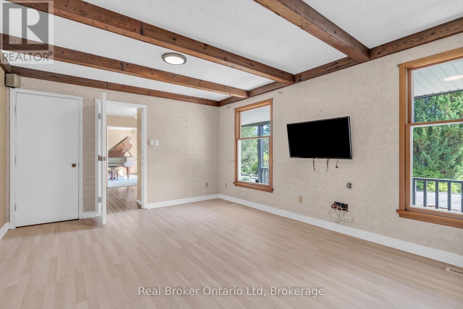 












4502 WELLINGTON ROAD 35 ROAD

,
Puslinch,




Ontario
N1H6J3

