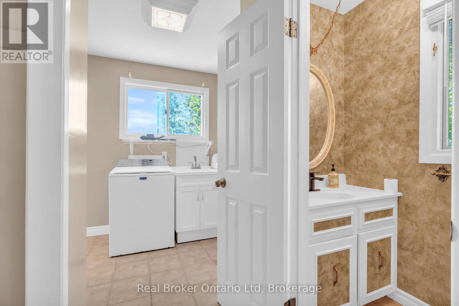 












4502 WELLINGTON ROAD 35 ROAD

,
Puslinch,




Ontario
N1H6J3

