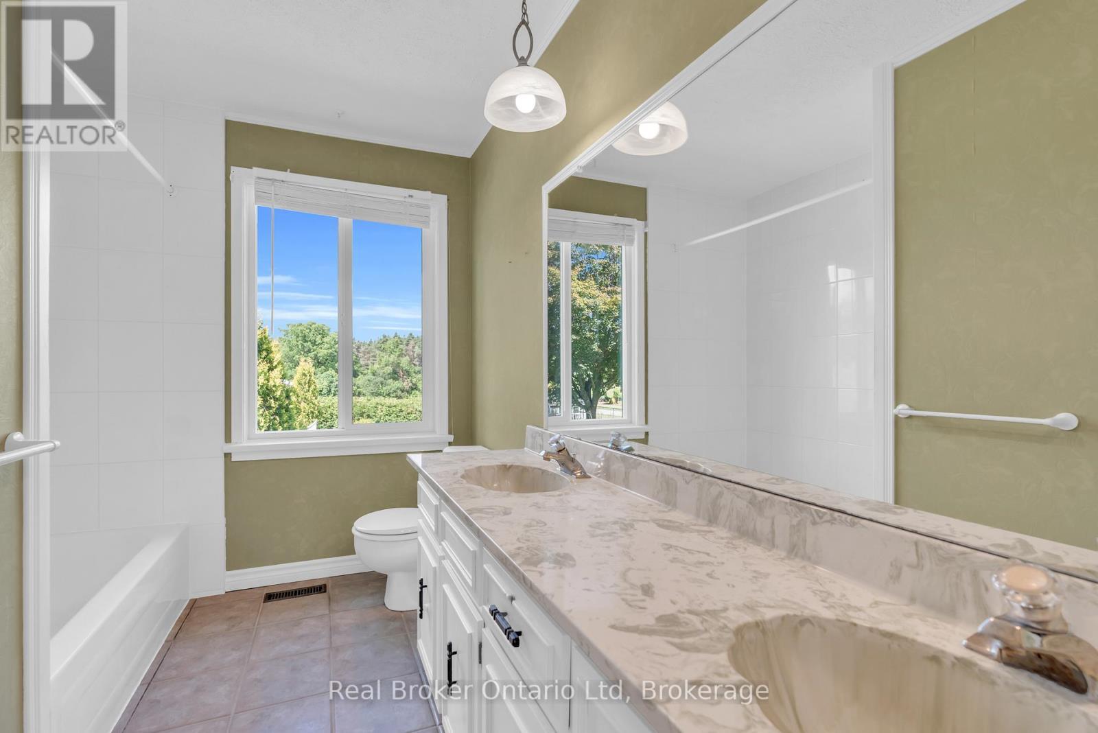 












4502 WELLINGTON ROAD 35 ROAD

,
Puslinch,




Ontario
N1H6J3

