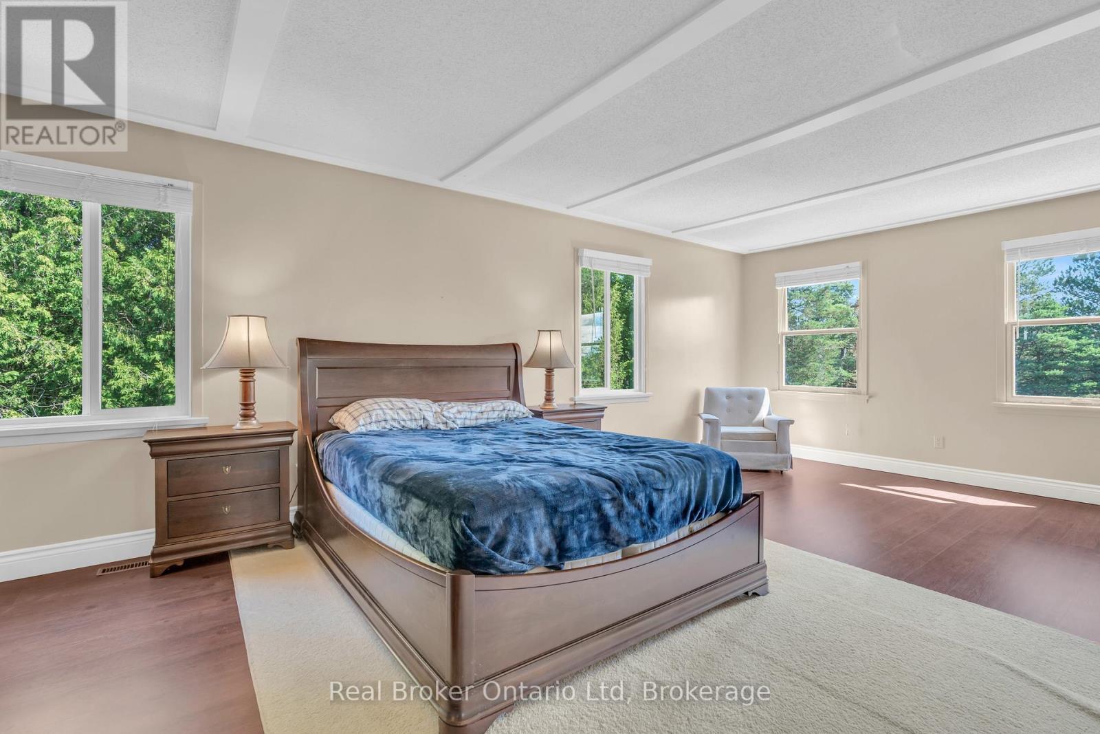 












4502 WELLINGTON ROAD 35 ROAD

,
Puslinch,




Ontario
N1H6J3

