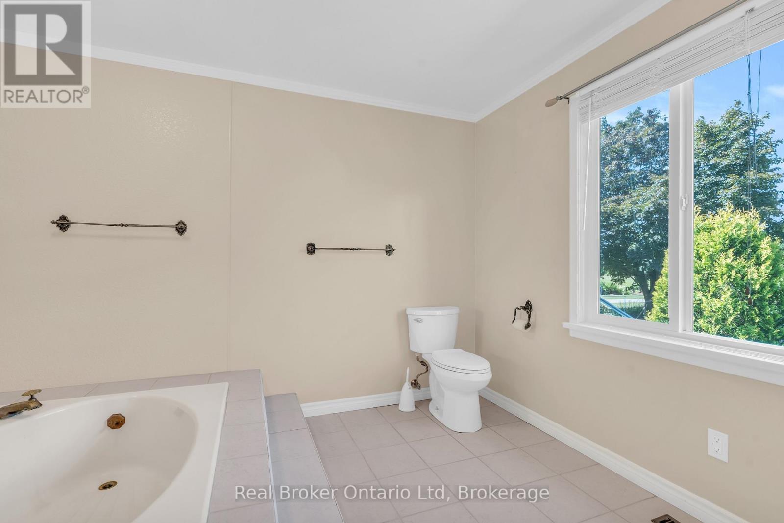 












4502 WELLINGTON ROAD 35 ROAD

,
Puslinch,




Ontario
N1H6J3

