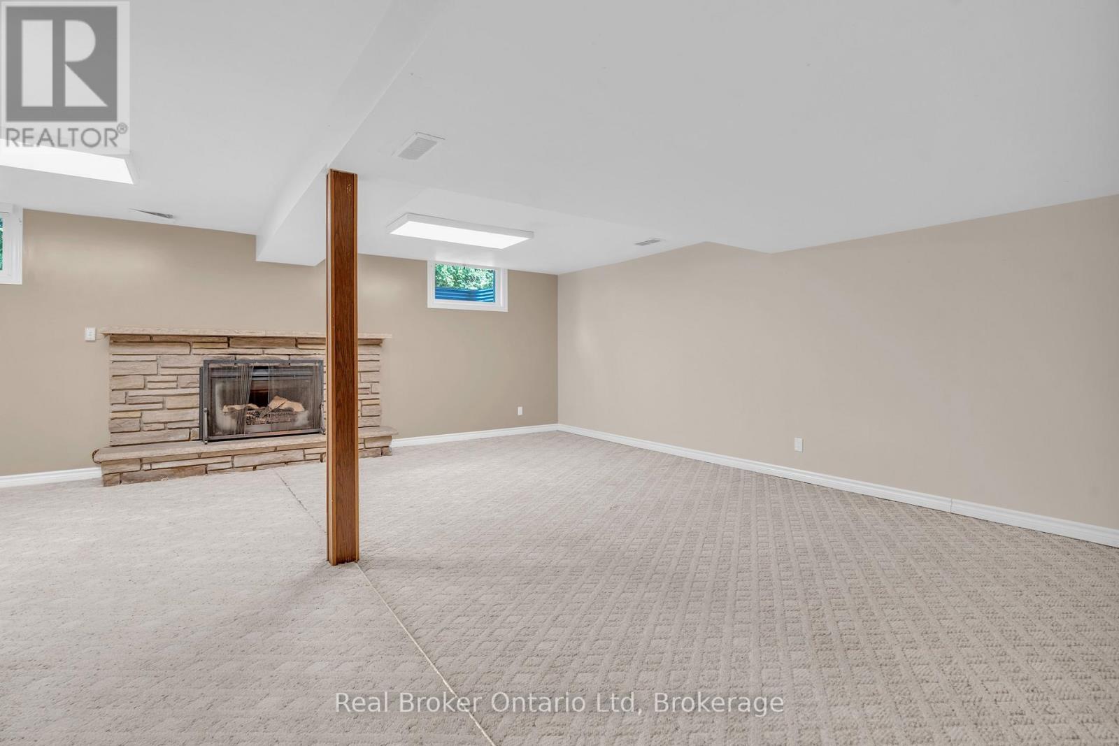 












4502 WELLINGTON ROAD 35 ROAD

,
Puslinch,




Ontario
N1H6J3

