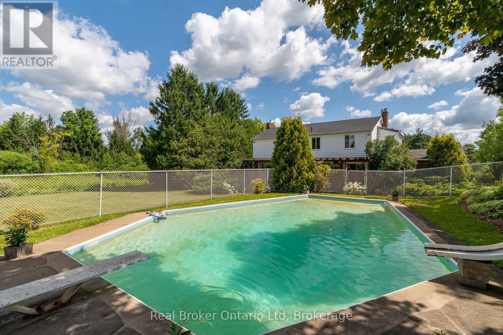 












4502 WELLINGTON ROAD 35 ROAD

,
Puslinch,




Ontario
N1H6J3

