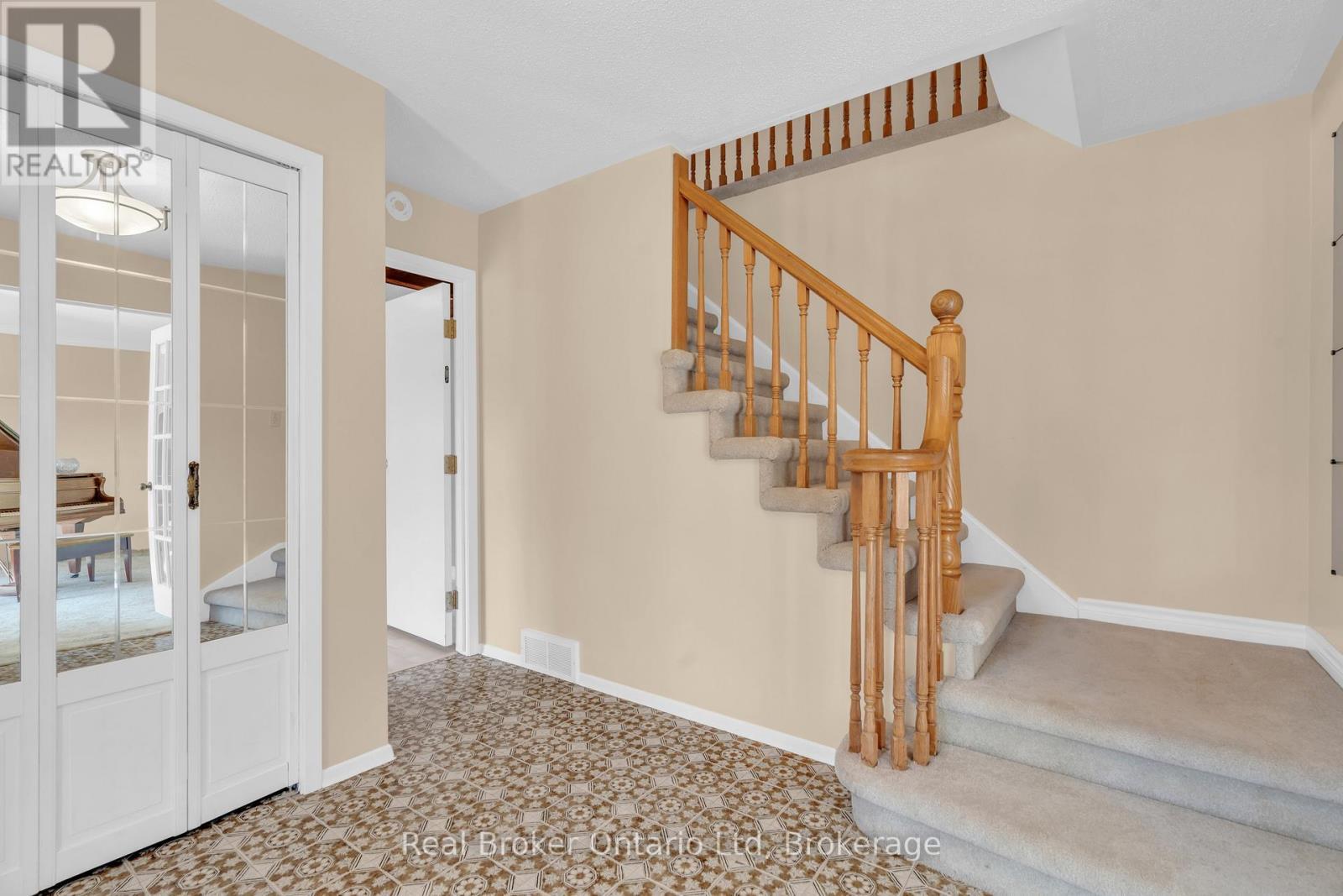 












4502 WELLINGTON ROAD 35 ROAD

,
Puslinch,




Ontario
N1H6J3

