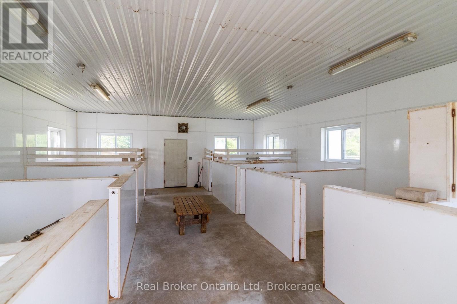 












4502 WELLINGTON ROAD 35 ROAD

,
Puslinch,




Ontario
N1H6J3

