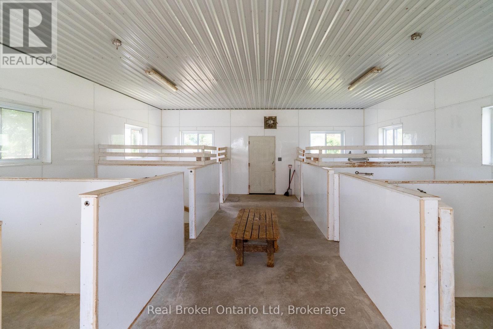 












4502 WELLINGTON ROAD 35 ROAD

,
Puslinch,




Ontario
N1H6J3

