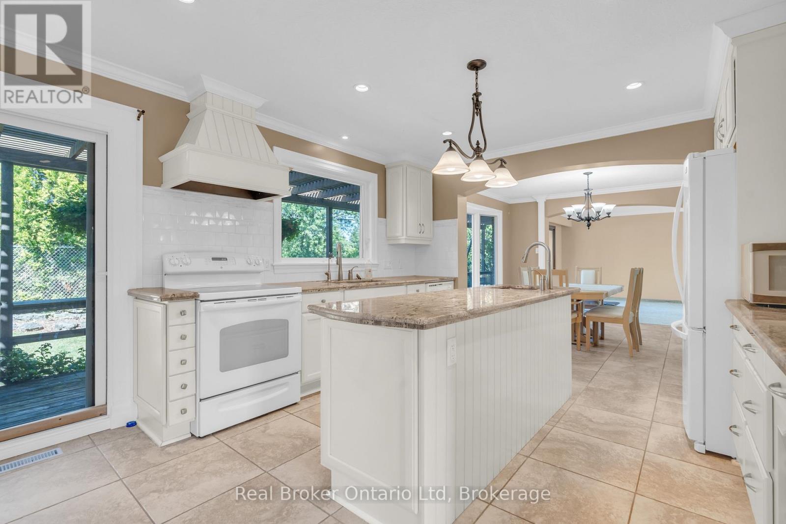 












4502 WELLINGTON ROAD 35 ROAD

,
Puslinch,




Ontario
N1H6J3

