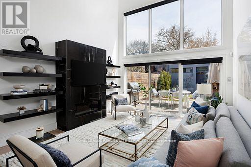 












121 MARKHAM STREET

,
Toronto,




Ontario
M6J2G4

