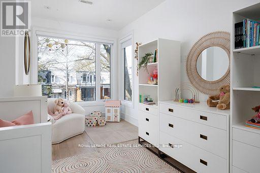 












121 MARKHAM STREET

,
Toronto,




Ontario
M6J2G4

