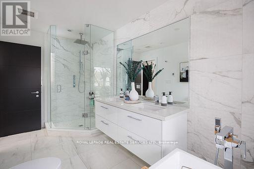 












121 MARKHAM STREET

,
Toronto,




Ontario
M6J2G4

