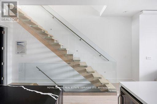 












121 MARKHAM STREET

,
Toronto,




Ontario
M6J2G4

