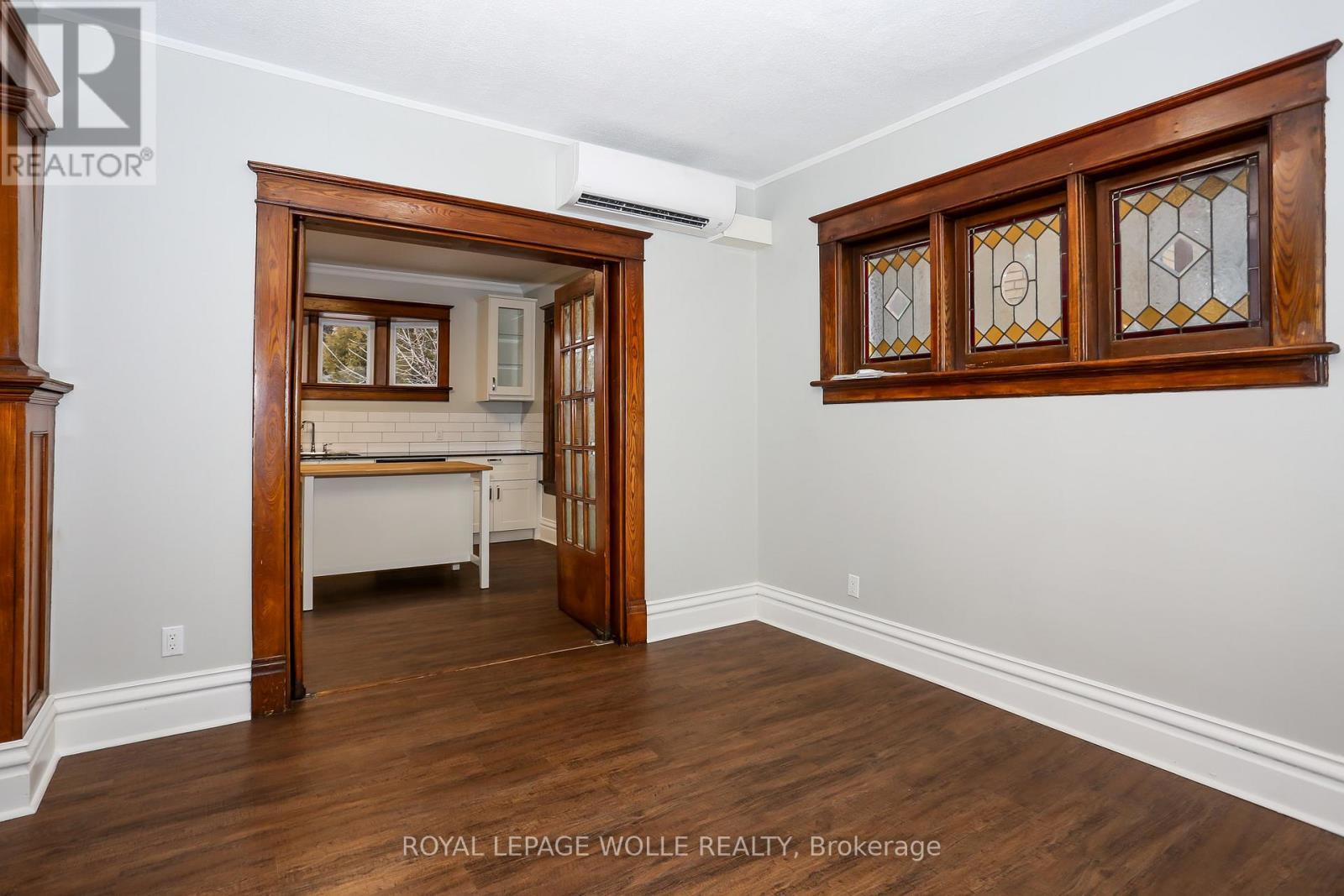 












94 SCOTT STREET

,
Kitchener,




Ontario
N2H2R5

