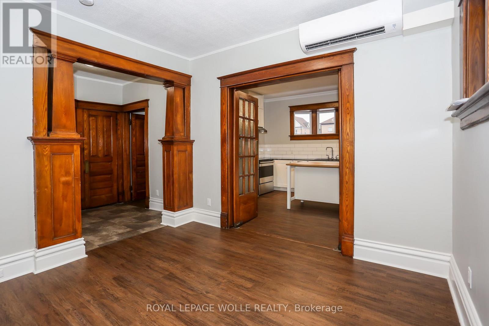 












94 SCOTT STREET

,
Kitchener,




Ontario
N2H2R5

