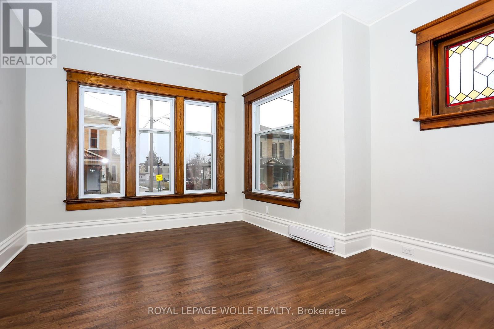 












94 SCOTT STREET

,
Kitchener,




Ontario
N2H2R5

