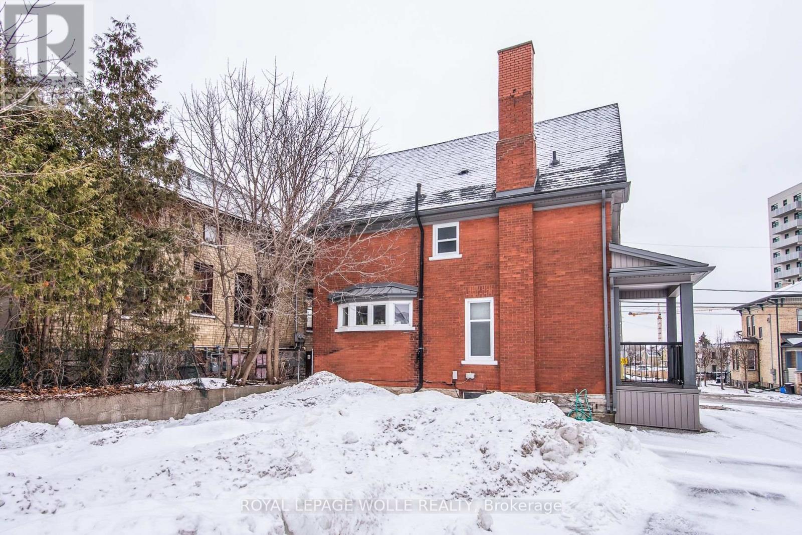 












94 SCOTT STREET

,
Kitchener,




Ontario
N2H2R5

