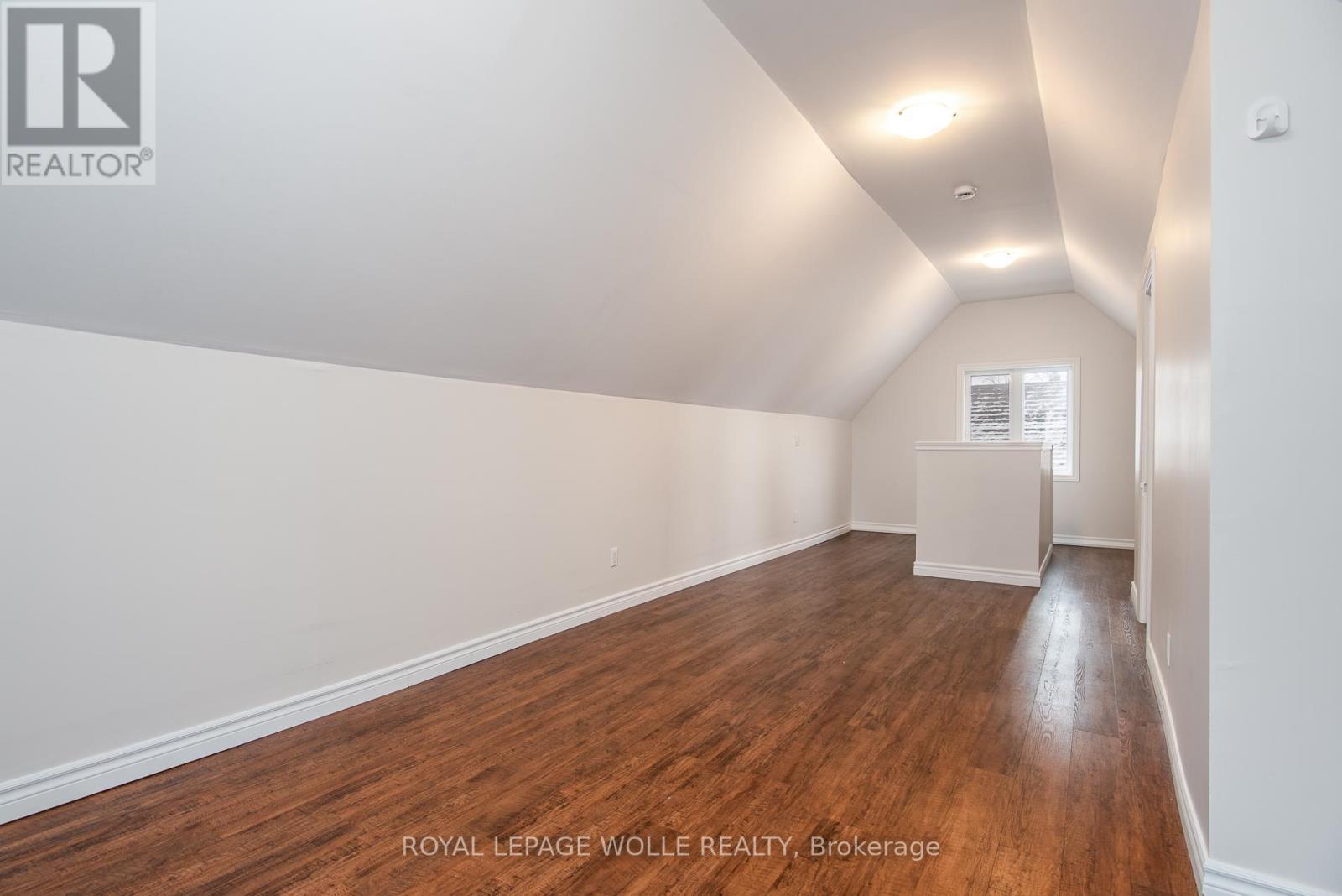 












94 SCOTT STREET

,
Kitchener,




Ontario
N2H2R5

