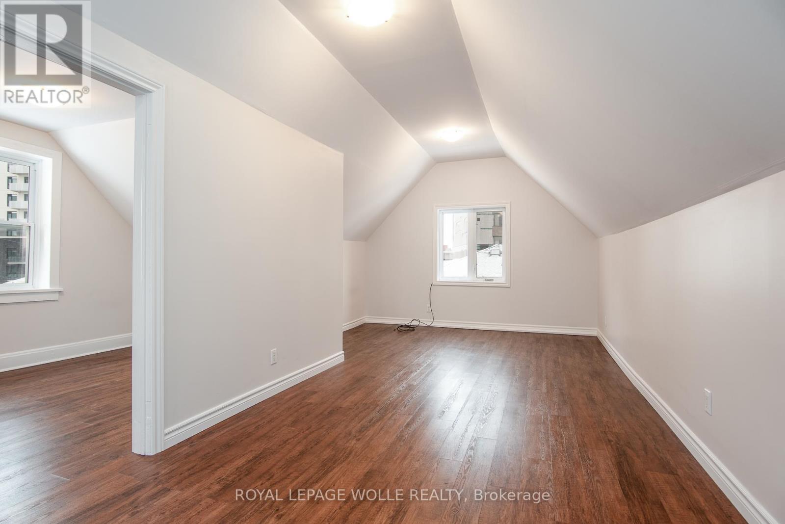 












94 SCOTT STREET

,
Kitchener,




Ontario
N2H2R5

