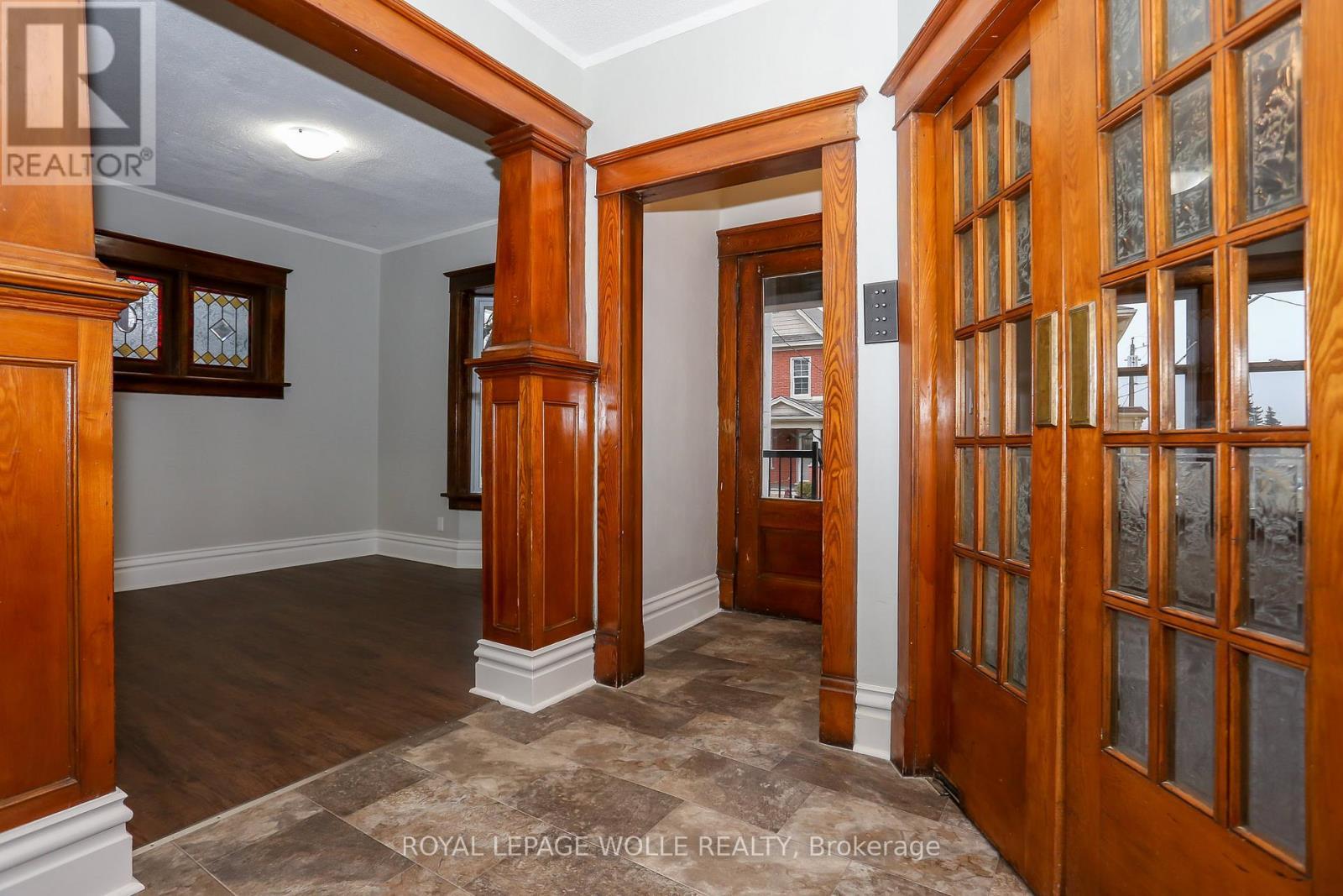 












94 SCOTT STREET

,
Kitchener,




Ontario
N2H2R5

