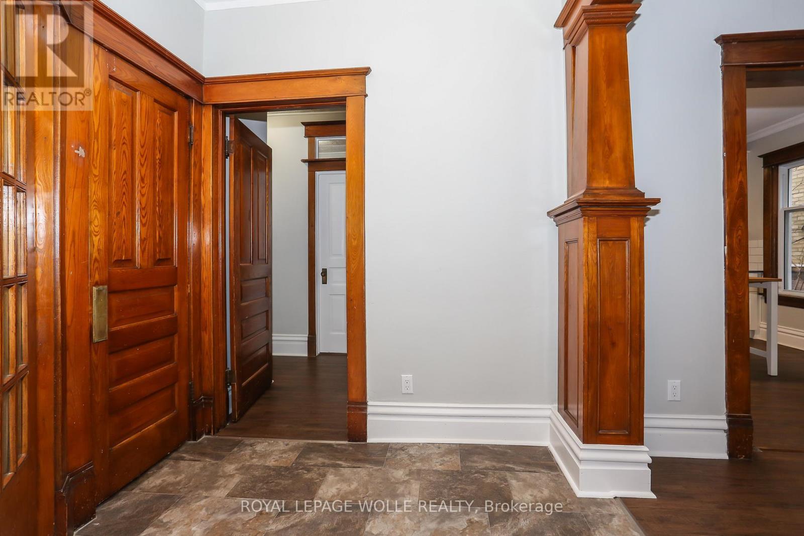 












94 SCOTT STREET

,
Kitchener,




Ontario
N2H2R5

