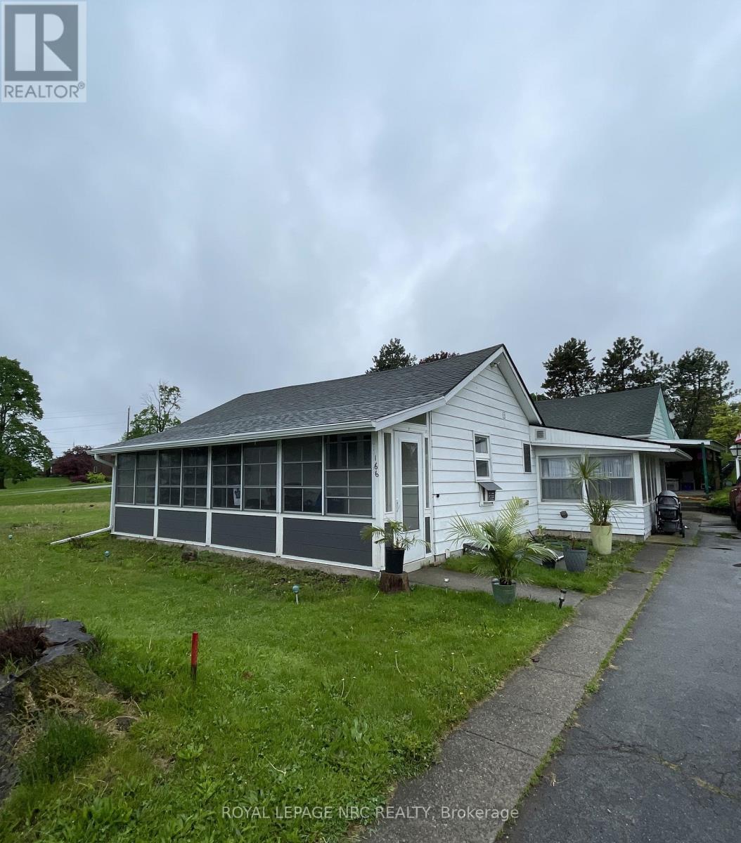 












166 LAKESHORE ROAD

,
Fort Erie (Lakeshore),




Ontario
L2A1B2

