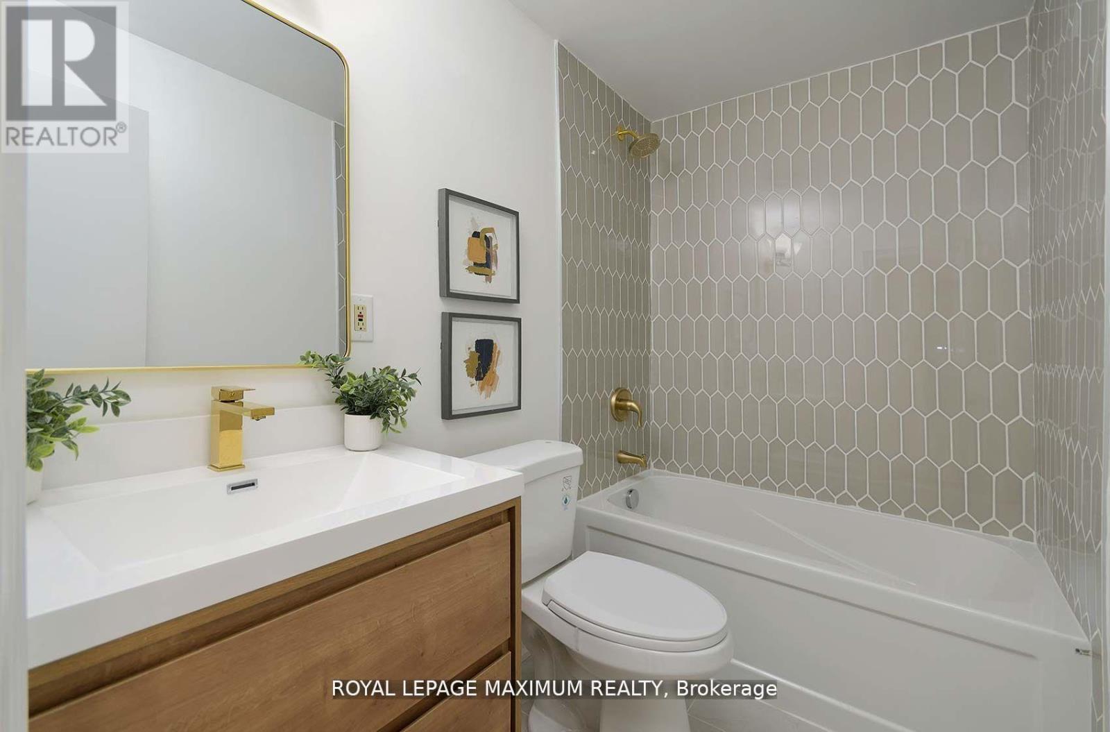 












132 WALLACE AVENUE

,
Toronto,




Ontario
M6H1T5

