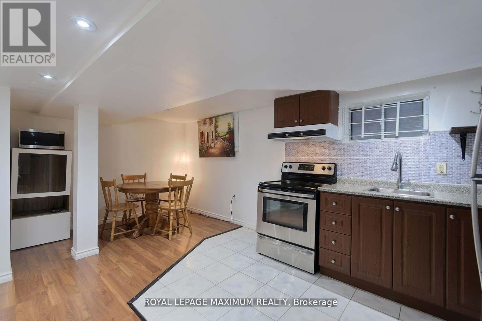 












132 WALLACE AVENUE

,
Toronto,




Ontario
M6H1T5

