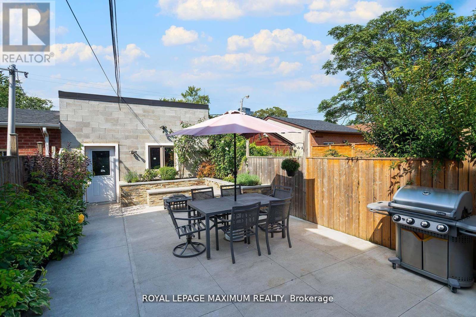 












132 WALLACE AVENUE

,
Toronto,




Ontario
M6H1T5

