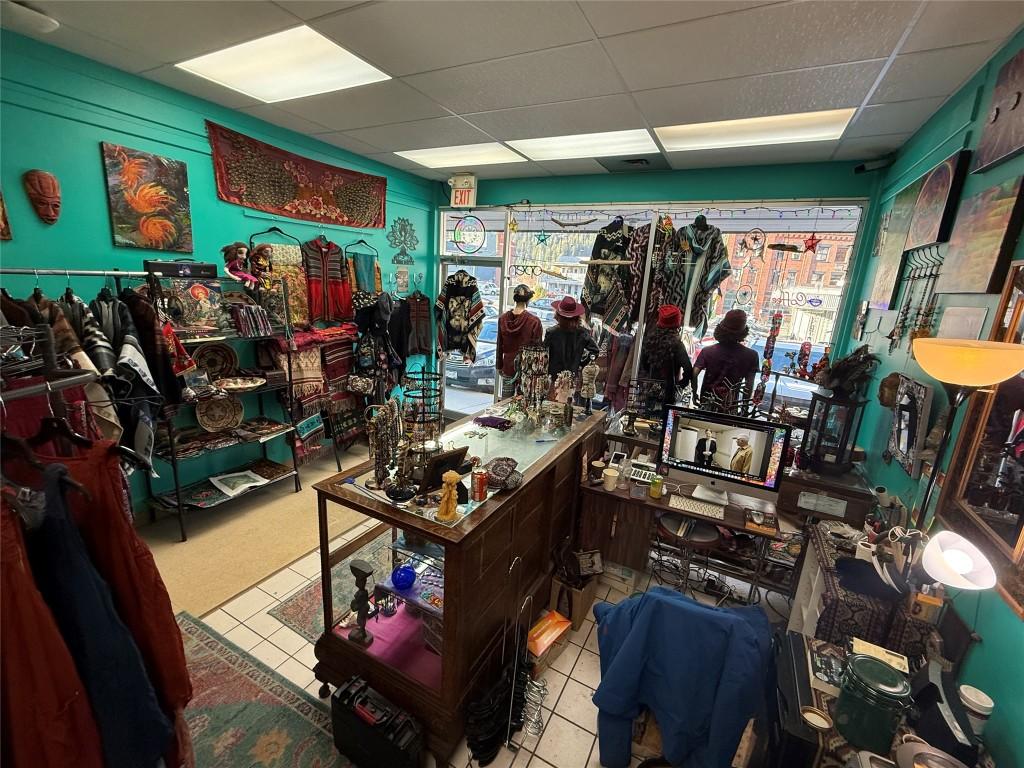 









622


Front

Street,
Nelson,




BC
V1L 4B7

