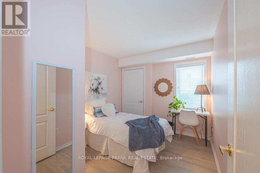 












102 - 300 SPILLSBURY DRIVE

,
Peterborough (Otonabee Ward 1),




Ontario
K9K0B4

