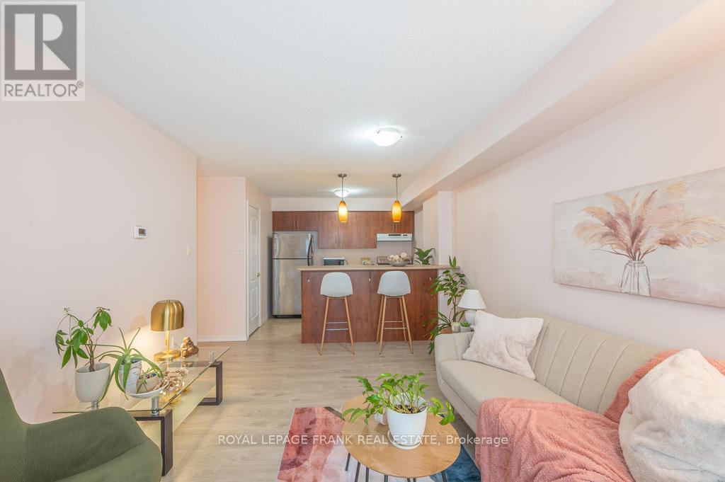 












102 - 300 SPILLSBURY DRIVE

,
Peterborough (Otonabee Ward 1),




Ontario
K9K0B4

